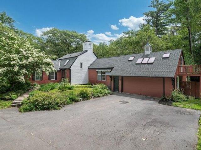 House for sale in Cape Elizabeth, Maine