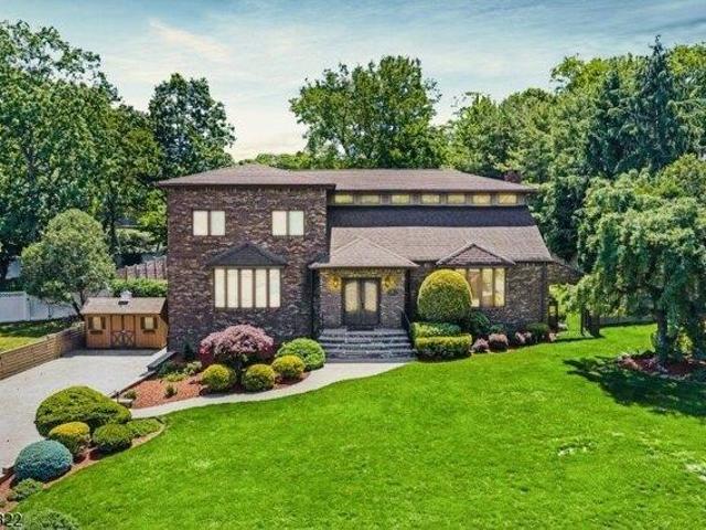 House for sale in Cedar Grove, New Jersey