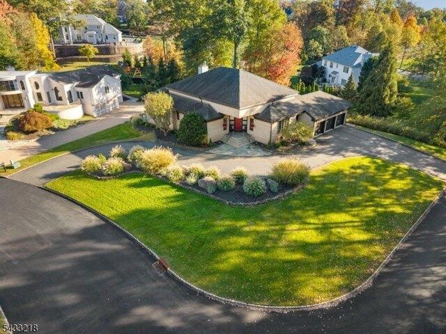 House for sale in Cedar Grove, New Jersey