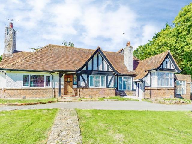 House for sale in Ratton Village, Eastbourne