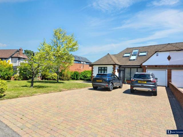 House for sale in Gidea Park, Greater London