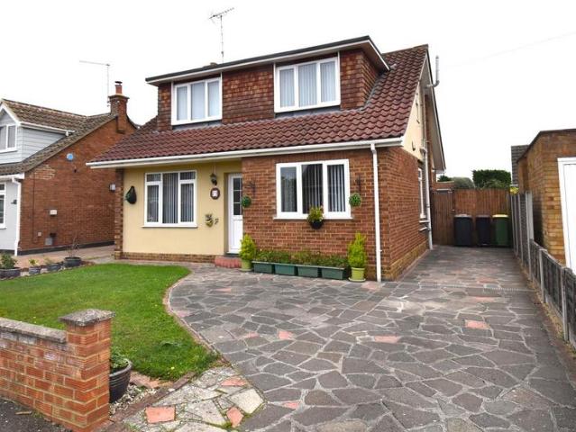 House for sale in Stroud Green, Barling