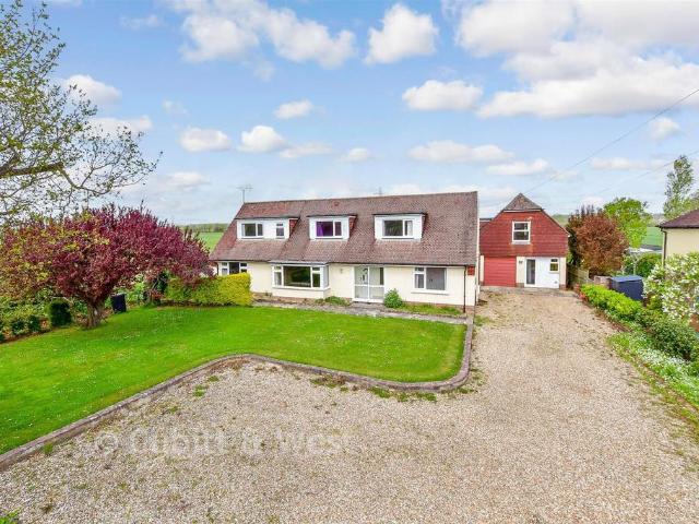 House for sale in Littlecote, West Sussex