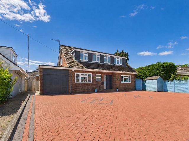 House for sale in Highcliffe