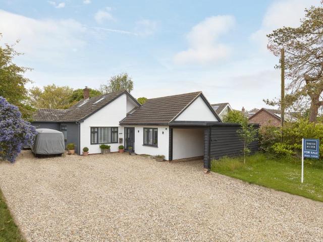 House for sale in Chelmondiston, Suffolk