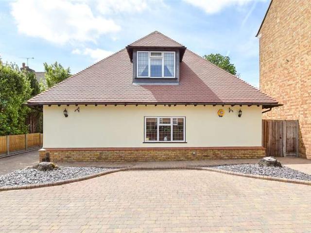 Cottage for sale in Epping, Essex