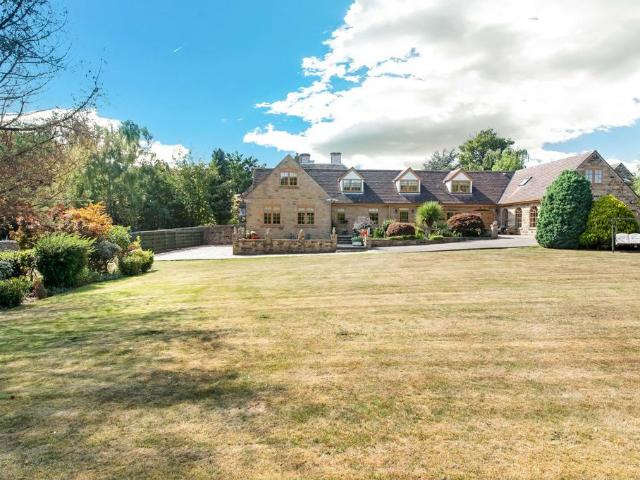 House for sale in Worsbrough, South Yorkshire