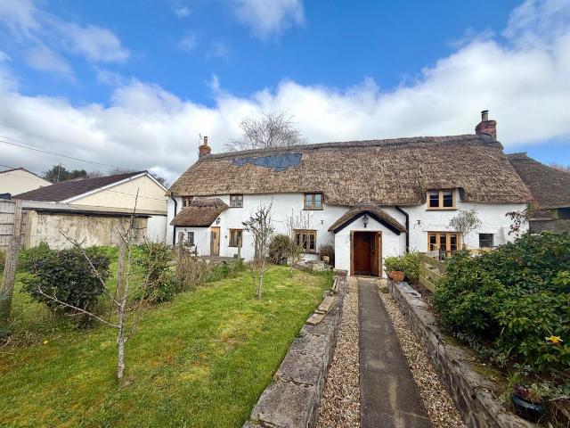 House for sale in Thurloxton, Somerset
