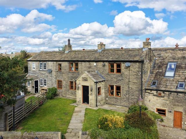 House for sale in Shelf, West Yorkshire