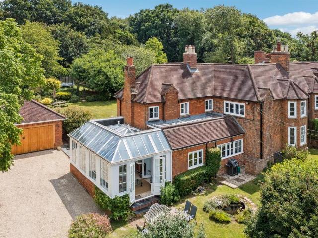 House for sale in Whaddon, Buckinghamshire