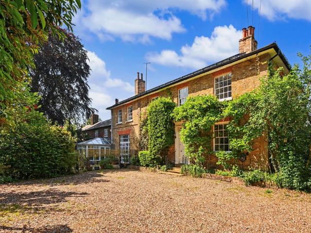 House for sale in Cow Roast, Pouchen End