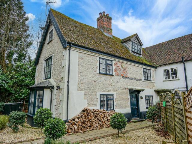 House for sale in Berrick Salome, Oxfordshire