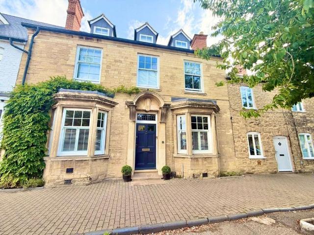 House for sale in Olney
