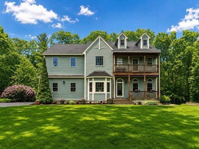 House for sale in Charlton, Massachusetts