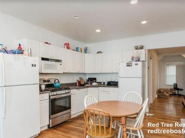 House for rent in Newton, Middlesex County