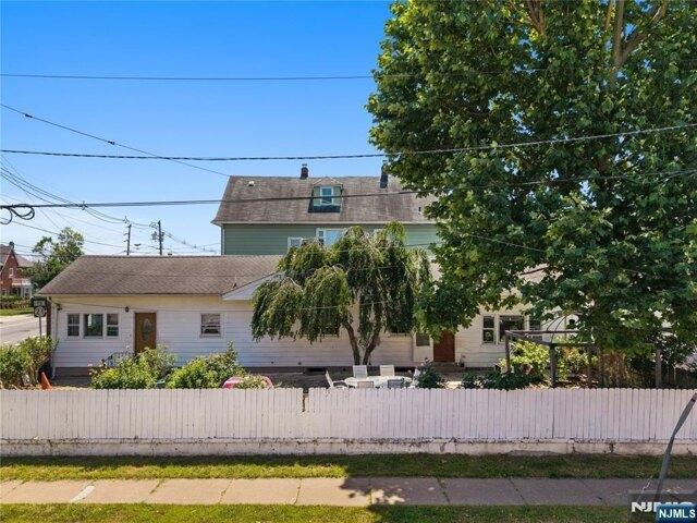 House for sale in Clifton