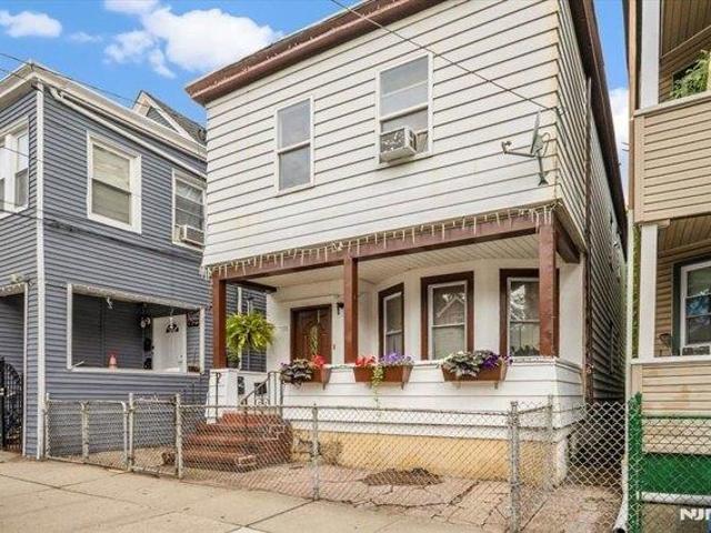 House for sale in Clifton