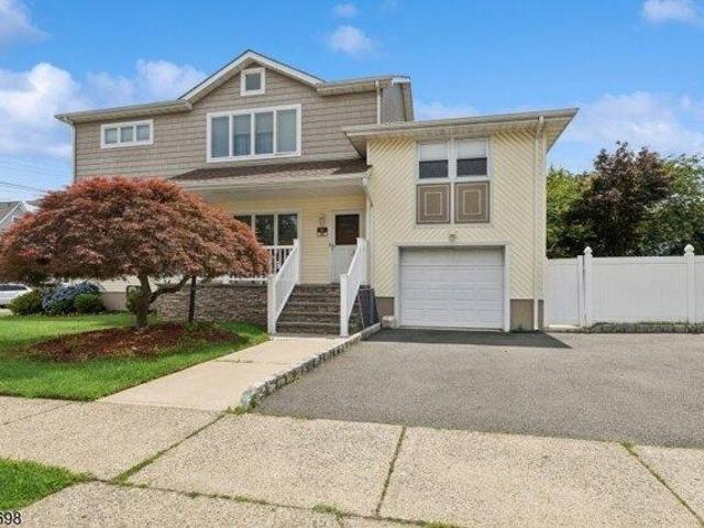 House for sale in Clifton