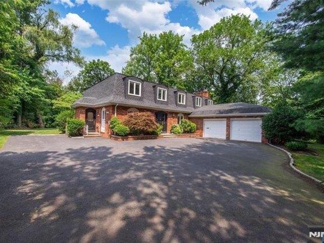 House for sale in Clifton