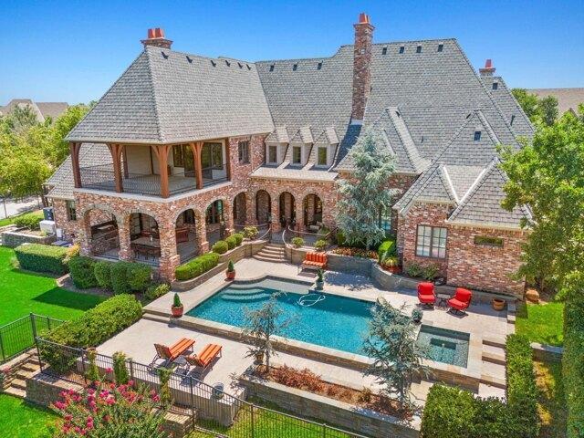 House for sale in Colleyville