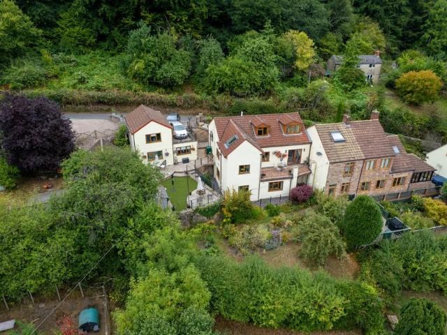 House for sale in Bromsberrow Heath, Gloucestershire