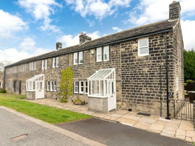 House for sale in Stocksmoor, Kirkburton