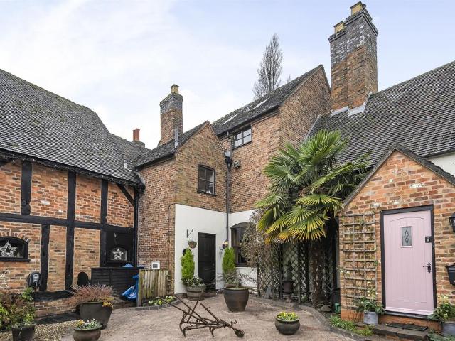 House for sale in Kettlebrook, Staffordshire