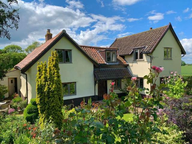Cottage for sale in Morningthorpe, South Norfolk
