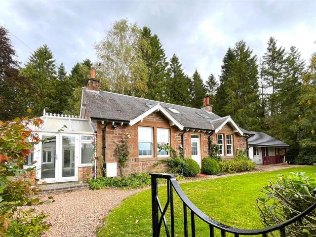 House for rent in Moneydie, Scotland