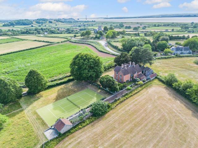 House for sale in Cowhill, Oldbury-on-severn