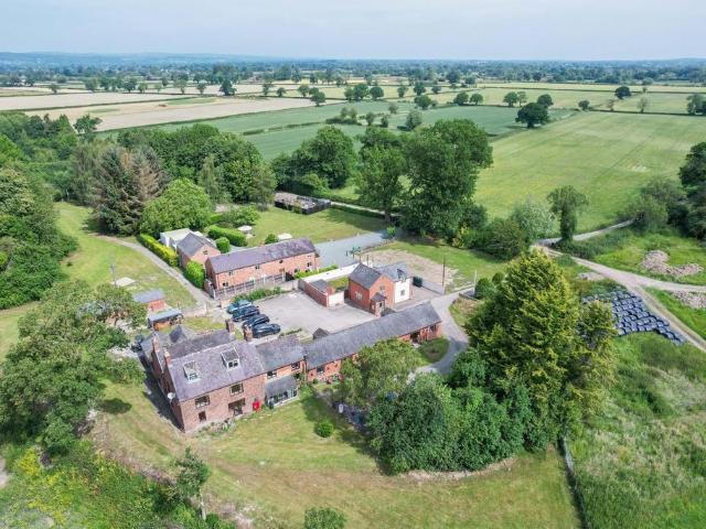 House for sale in Llandrinio, Wales