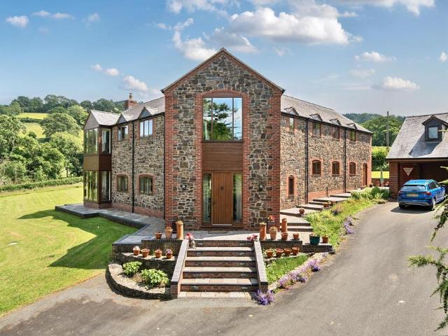 House for sale in Welshpool, Wales