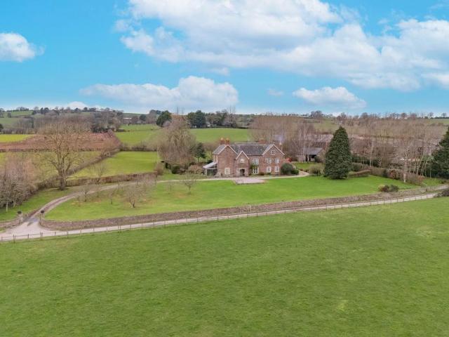 House for sale in Llancloudy