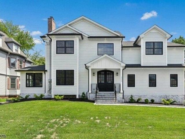 House for sale in Cranford, New Jersey