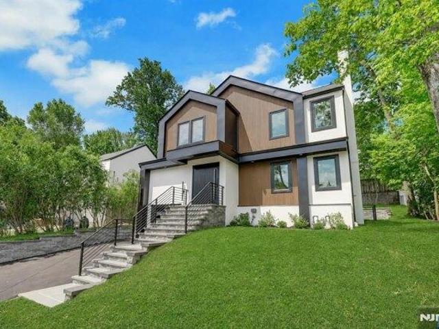 House for sale in Cresskill, New Jersey