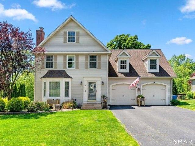 House for sale in Cromwell, Connecticut