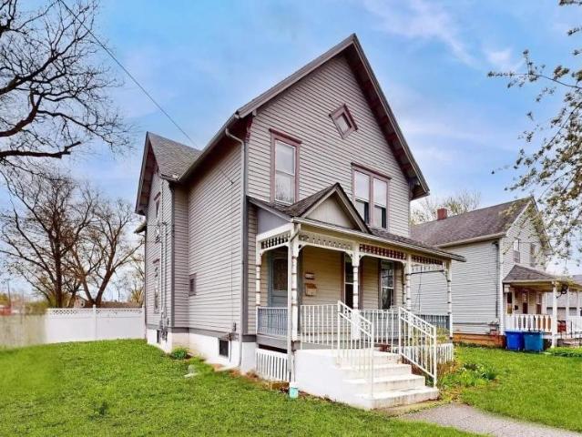House for sale in Crown Point, Lake County