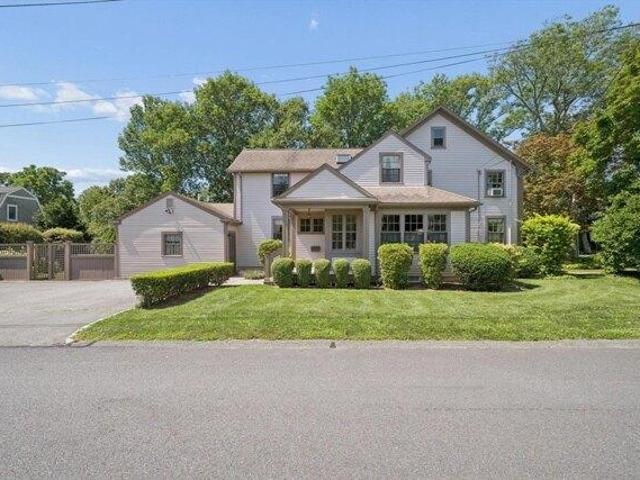 House for sale in South Dartmouth, Dartmouth