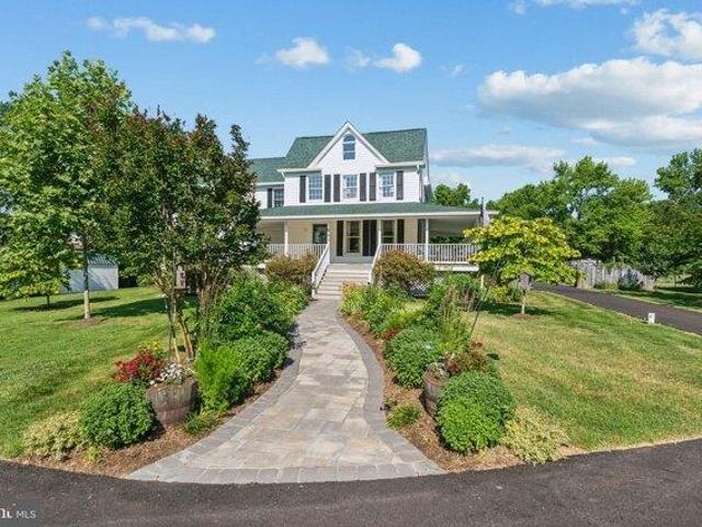 House for sale in Deale