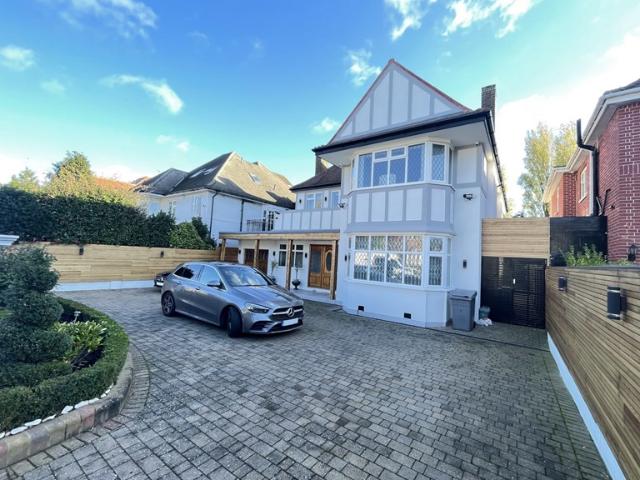 House for rent in Brondesbury, Greater London