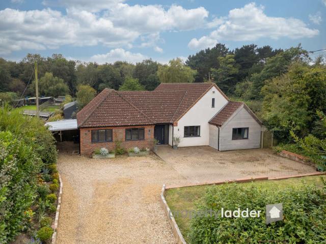 Bungalow for sale in Crostwight, Comers