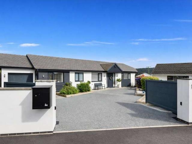 Bungalow for sale in North Weston, Weston-in-gordano