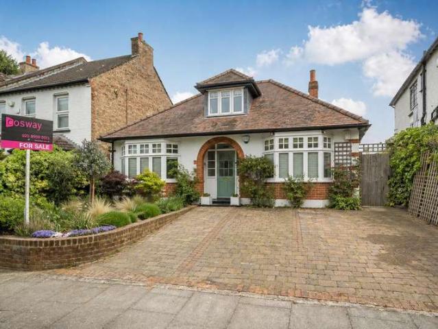 Bungalow for sale in Mill Hill, Greater London