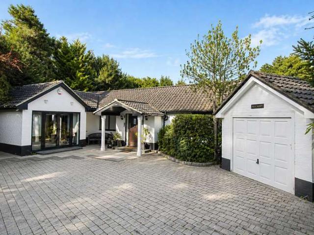 Bungalow for sale in Hillview, Surrey
