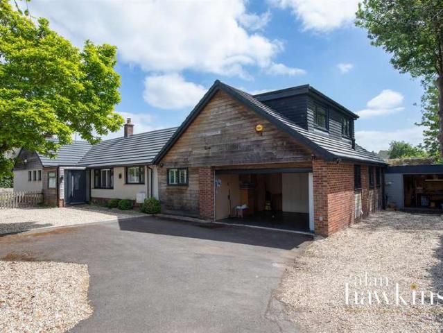 Bungalow for sale in Vastern, Wiltshire