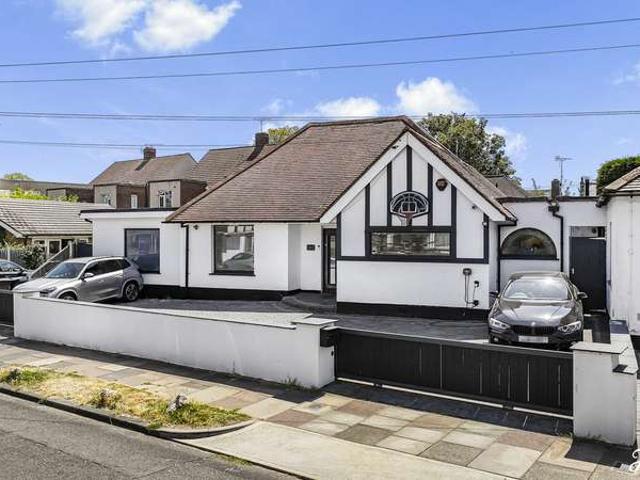Bungalow for sale in Alton Barnes, Essex