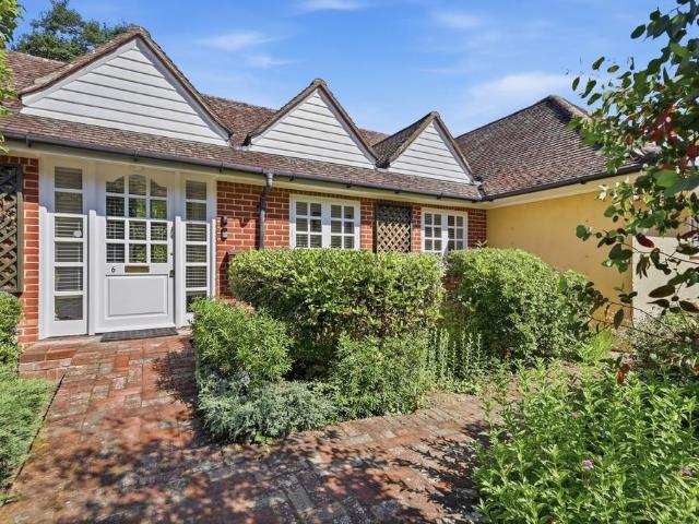 Bungalow for sale in Nayland-with-Wissington, Chelmondiston