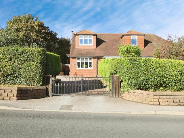 Bungalow for sale in Dinnington, South Yorkshire