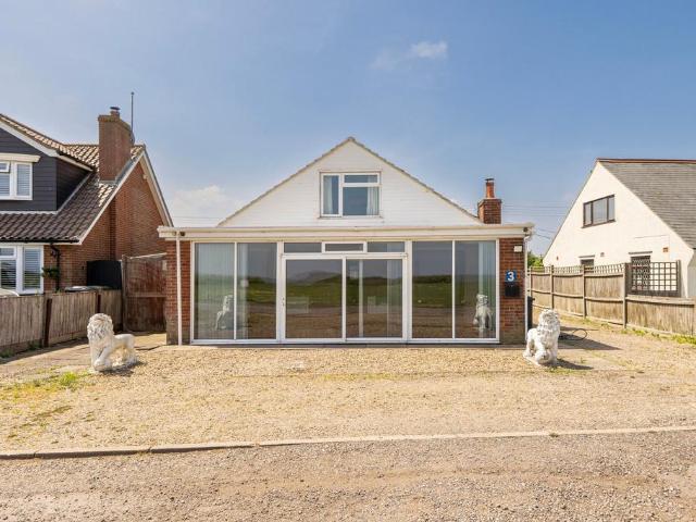 Bungalow for sale in Stokesby, Norfolk
