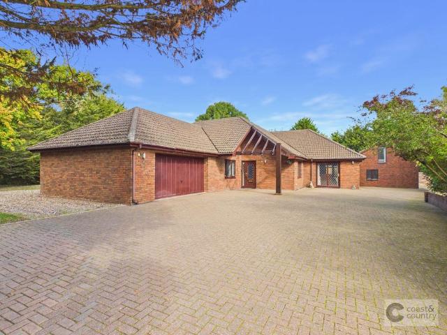 Bungalow for sale in Abbotskerswell, Teignbridge